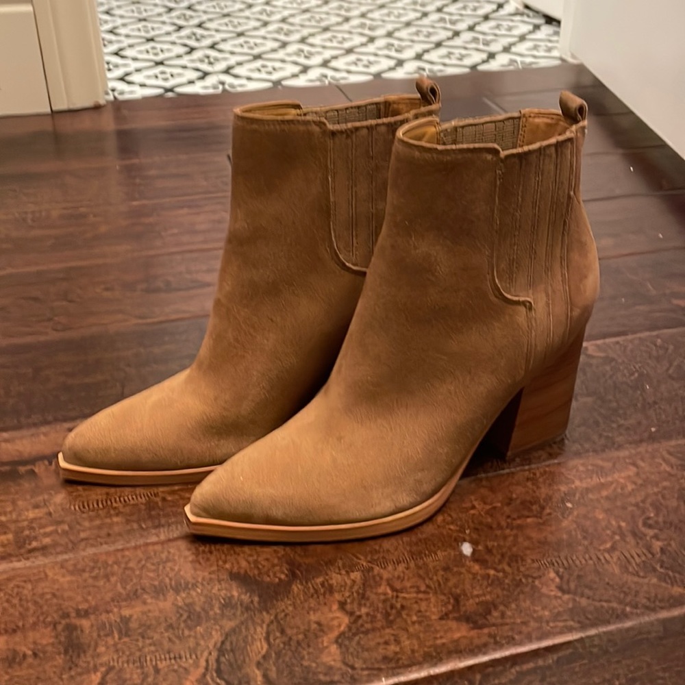 Marc Fisher tan suede booties